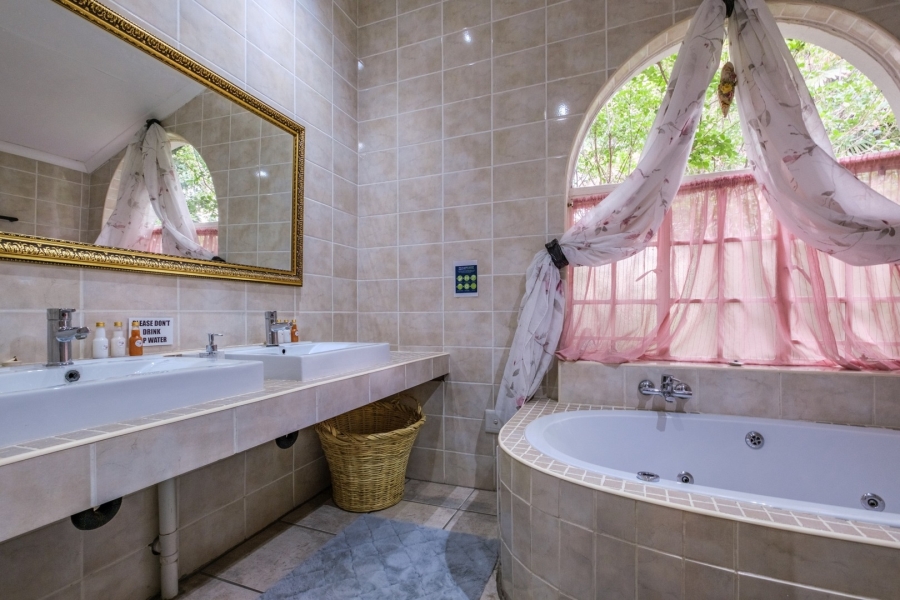 8 Bedroom Property for Sale in Parys Free State